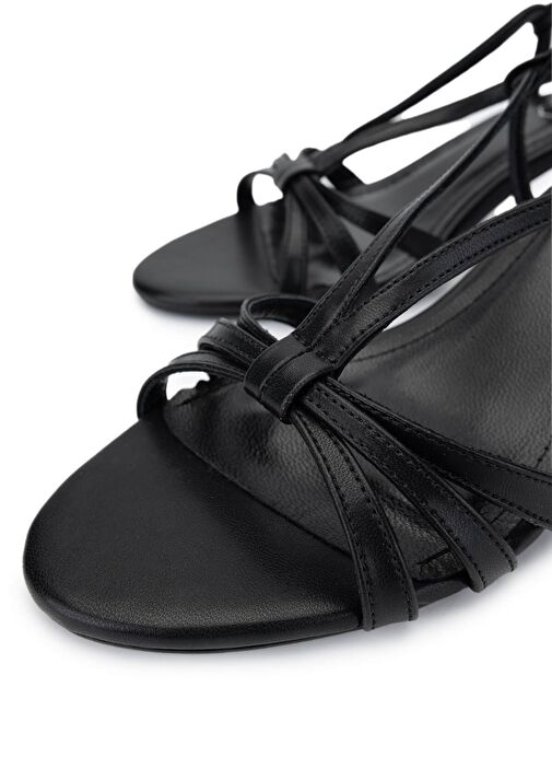 Tamer Tanca Kadın Suni Deri Siyah Topuklu Ayakkabı - Görsel 4