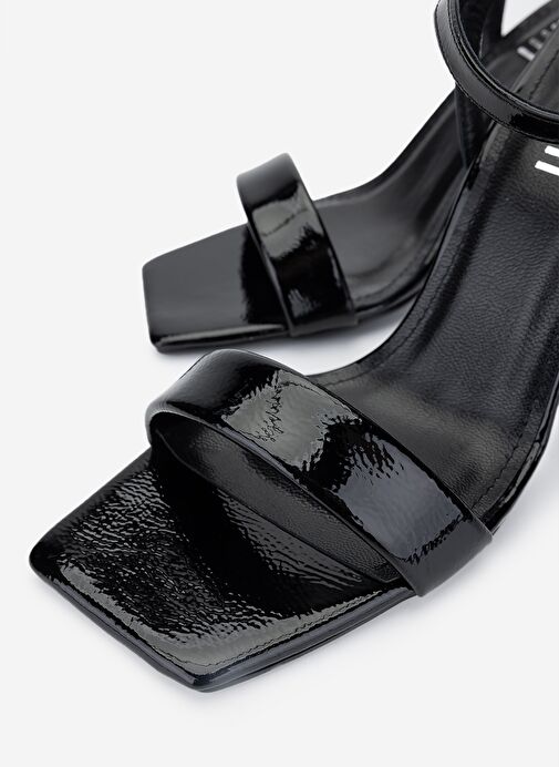 Valmenti Kadın Suni Deri Siyah Rugan Topuklu Ayakkabı - Görsel 4