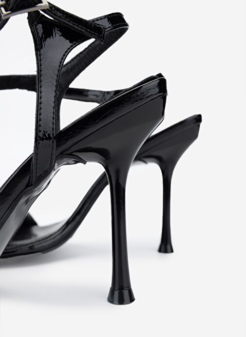 Valmenti Kadın Suni Deri Siyah Rugan Topuklu Ayakkabı - Görsel 5