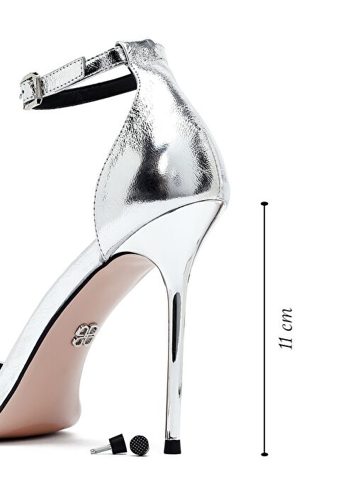 Kadın Gümüş Bilekten Tokalı Yüksek İnce Topuklu Metalik Deri Sandalet 25SFD494532 - Görsel 3