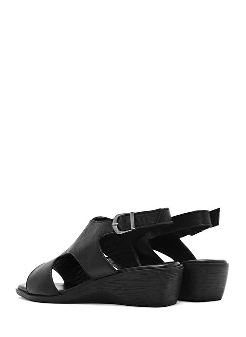 Kadın Siyah Dolgu Topuklu Deri Sandalet 25SFD153218 - Görsel 6