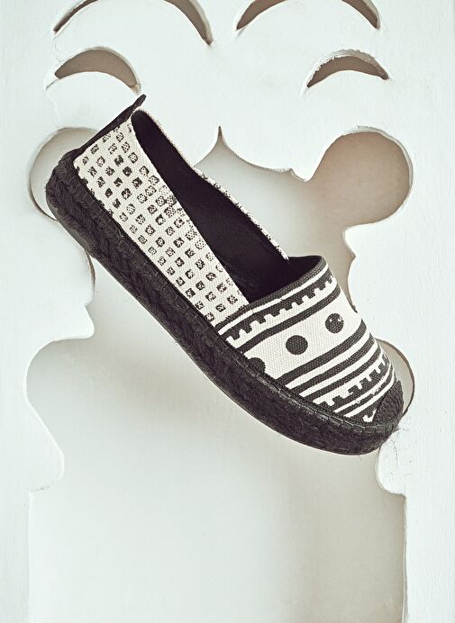 Kastamonu Taş Baskı Kadın Siyah Desenli Espadril 25SFD20836F - Görsel 3