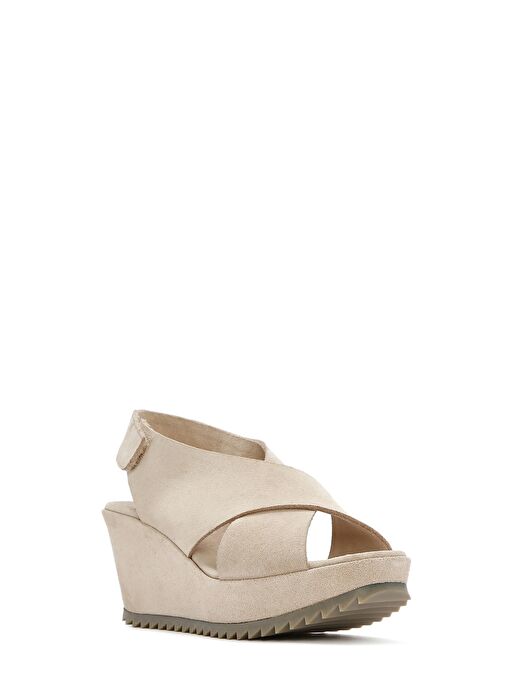Kadın Bej Arkadan Bantlı Dolgu Topuklu Süet Deri Sandalet 25SFD141010 - Görsel 8