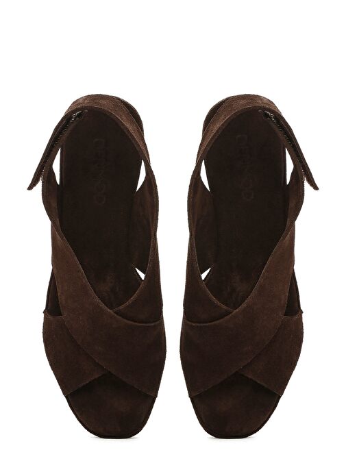 Kadın Kahverengi Arkadan Bantlı Dolgu Topuklu Süet Deri Sandalet 25SFD141010 - Görsel 9