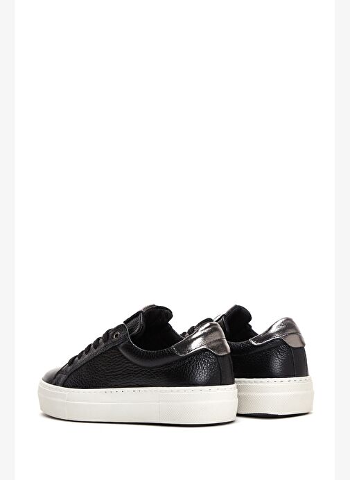 Kadın Siyah Bağcıklı Kalın Tabanlı Deri Sneaker 25AFD3700FT - Görsel 6