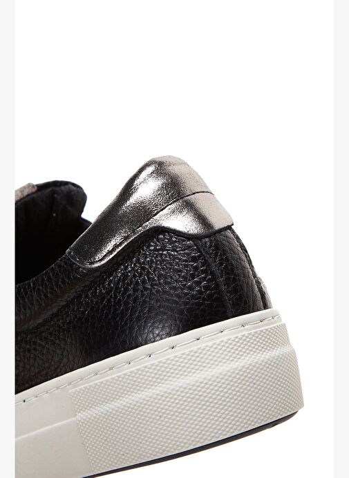 Kadın Siyah Bağcıklı Kalın Tabanlı Deri Sneaker 25AFD3700FT - Görsel 8