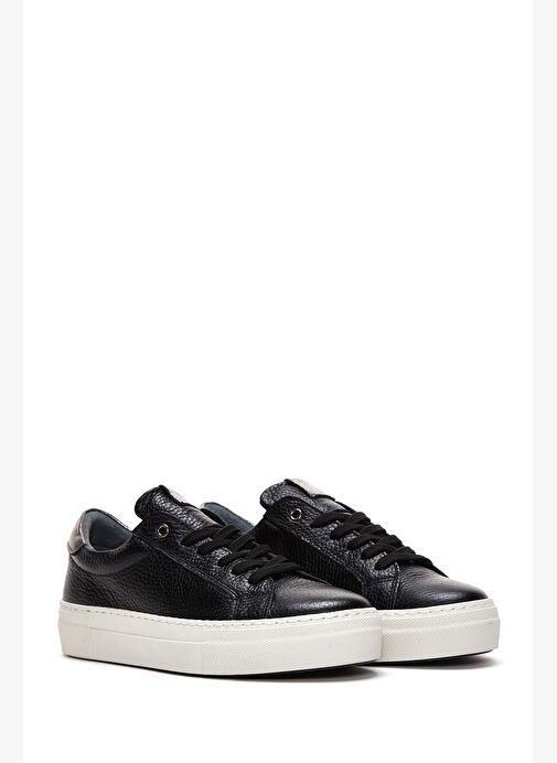 Kadın Siyah Bağcıklı Kalın Tabanlı Deri Sneaker 25AFD3700FT - Görsel 4