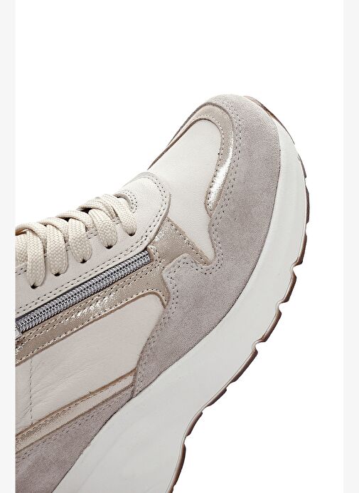 Kadın Bej Bağcıklı Fermuar Detaylı Dolgu Topuklu Deri Sneaker 25AFD370514 - Görsel 4