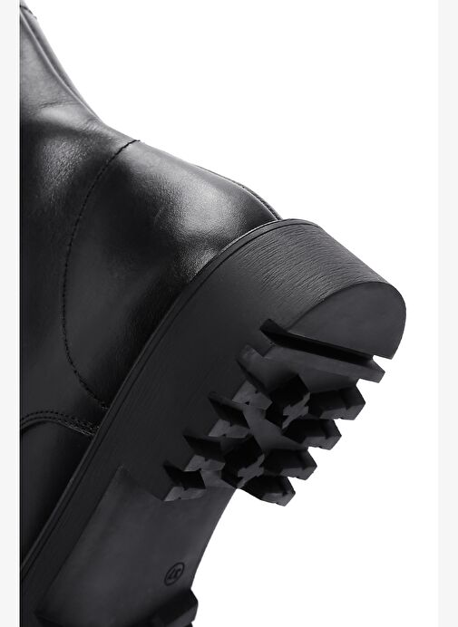 Kadın Siyah Bağcıklı Fermuar Detaylı Deri Postal Bot 25WFD150818 - Görsel 9