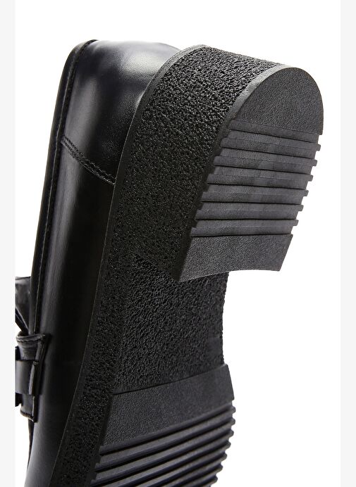 Kadın Siyah Tokalı Kalın Tabanlı Deri Maskülen Loafer 25AFD183918 - Görsel 8