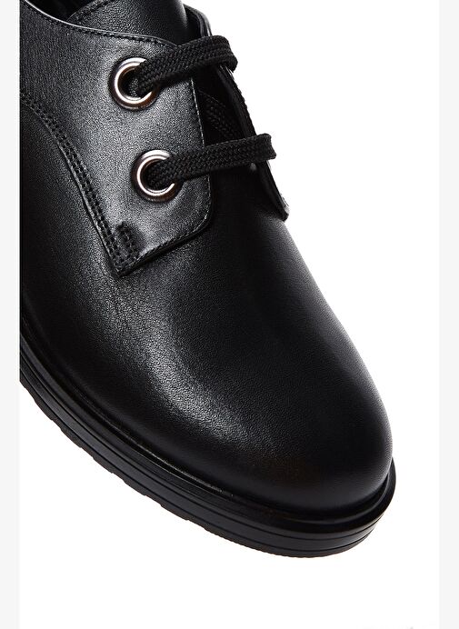 Kadın Siyah Bağcıklı Deri Oxford Ayakkabı 25AFD410318 - Görsel 9