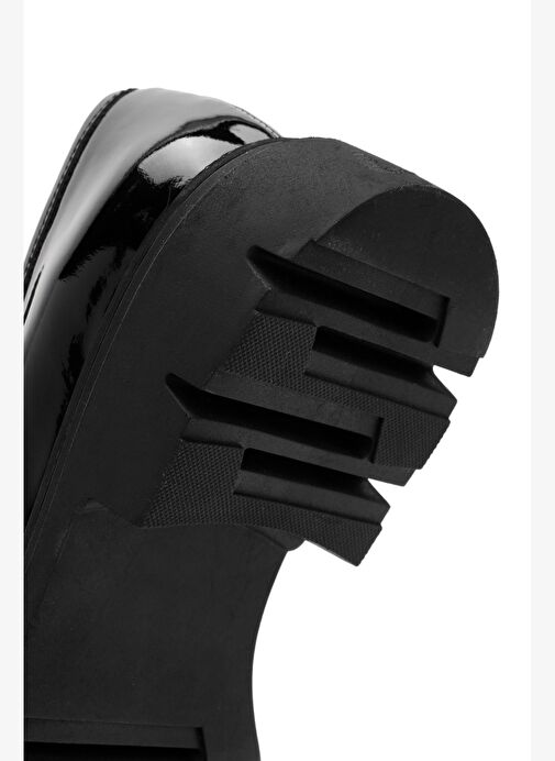 Kadın Siyah Tokalı Kalın Tabanlı Deri Maskülen Loafer 25AFD160018 - Görsel 9