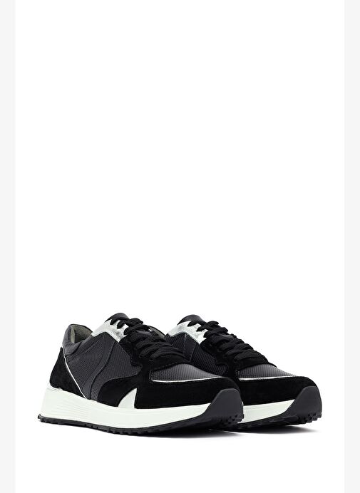 Kadın Siyah Bağcıklı Kalın Tabanlı Deri Sneaker 25AFD370714 - Görsel 4
