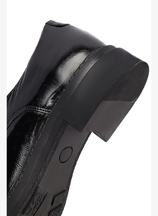 Kadın Siyah Rugan Deri Casual Ayakkabı 25AFD411816 - Görsel 9