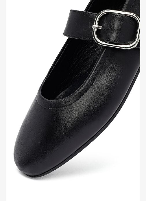 Kadın Siyah Tokalı Deri Babet 25AFD270218 - Görsel 9