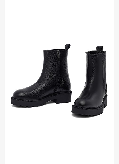 Kadın Siyah Fermuarlı Kalın Tabanlı Deri Bot 25WFD1877FT - Görsel 4