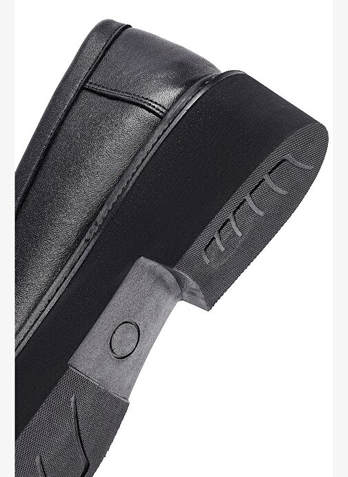 Kadın Siyah Deri Maskülen Loafer 25AFD130318 - Görsel 9