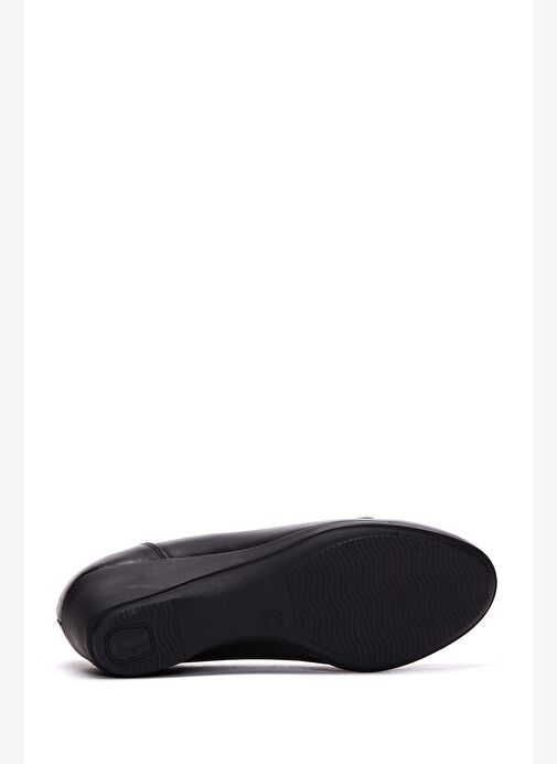 Kadın Siyah Deri Dolgu Topuklu Ayakkabı 25AFD412118 - Görsel 5