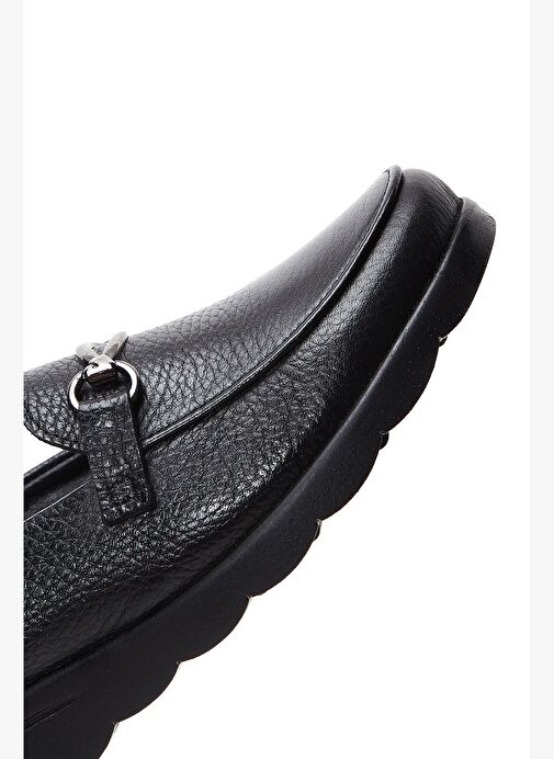Kadın Siyah Toka Detaylı Dolgu Topuklu Deri Loafer 25AFD4122FT - Görsel 8