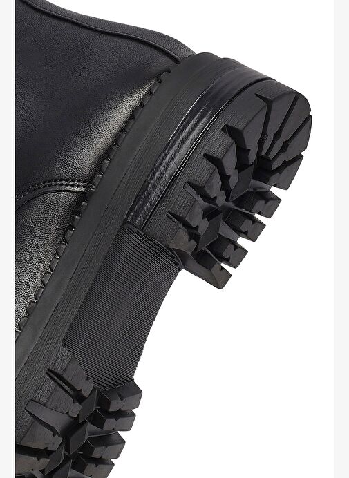 Kadın Siyah Fermuarlı Kalın Tabanlı Postal Bot 25WFE220218 - Görsel 9