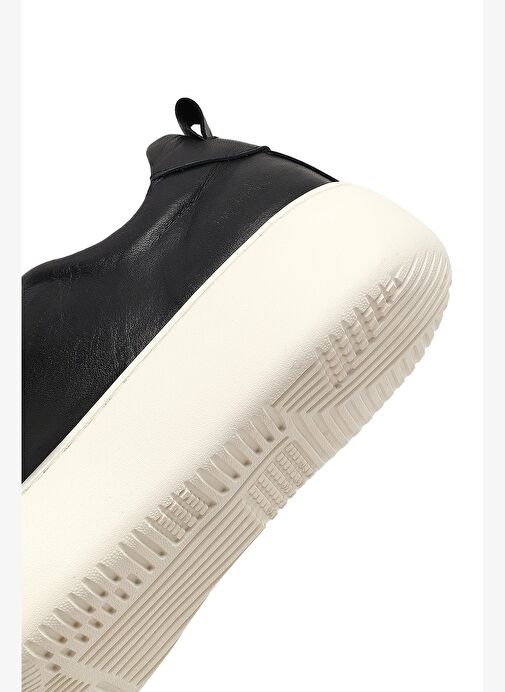 Kadın Siyah Bağcıklı Kalın Tabanlı Deri Sneaker 25AFD290218 - Görsel 9