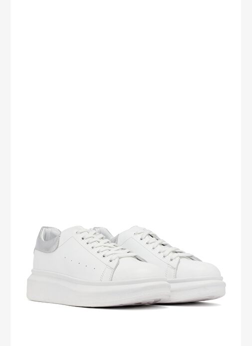 Kadın Beyaz Bağcıklı Kalın Tabanlı Deri Sneaker 25AFD220518 - Görsel 4