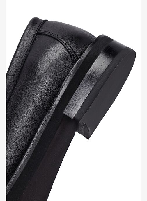 Kadın Siyah Püsküllü Deri Maskülen Loafer 25AFD260018 - Görsel 9