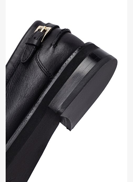 Kadın Siyah Tokalı Deri Maskülen Loafer 25AFD260118 - Görsel 9