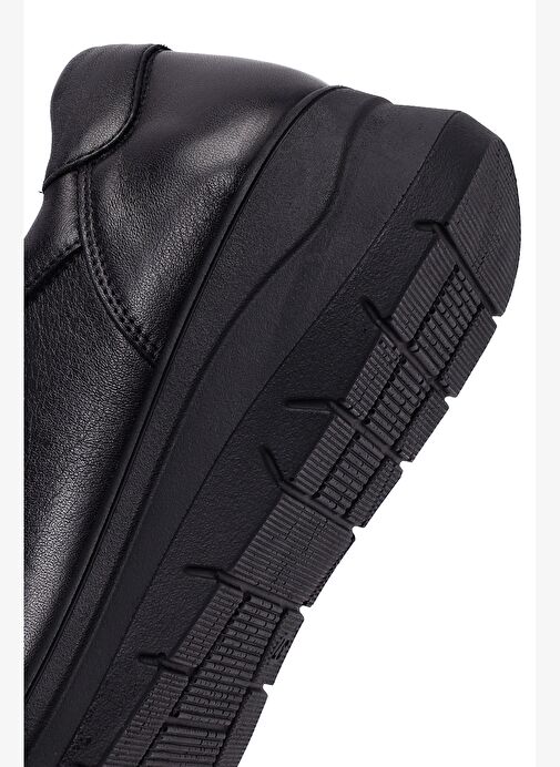 Kadın Siyah Bağcıklı Kalın Tabanlı Deri Sneaker 25AFD501518 - Görsel 9