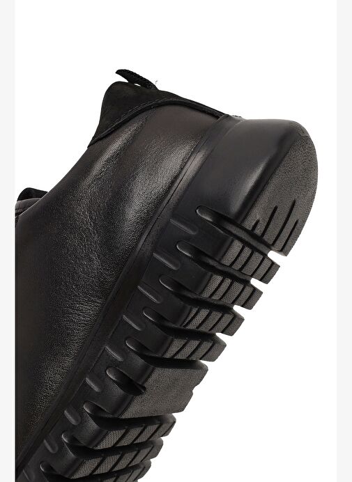 Kadın Siyah Bağcıklı Kalın Tabanlı Deri Sneaker 25AFD501918 - Görsel 9