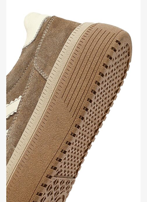 Kadın Bej Bağcıklı Kalın Tabanlı Süet Deri Sneaker 25AFD512610 - Görsel 9