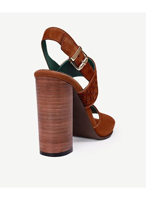 KÖSELE KAPLAMA YUMUŞAK DERİ TOPUKLU AYAKKABI - Görsel 4