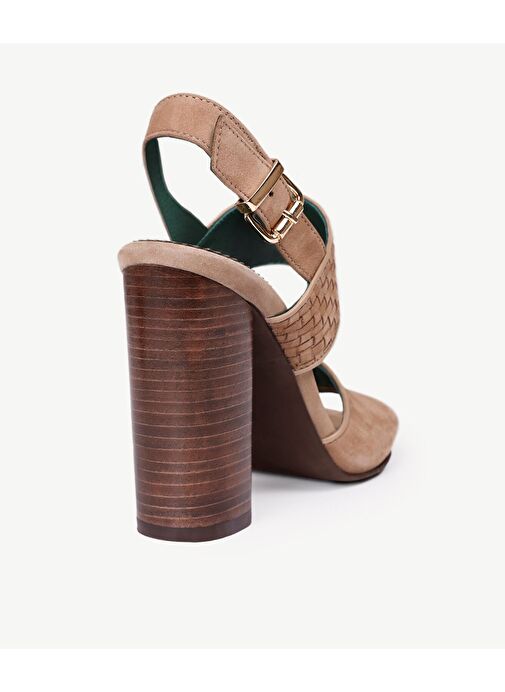 KÖSELE KAPLAMA YUMUŞAK DERİ TOPUKLU AYAKKABI - Görsel 4