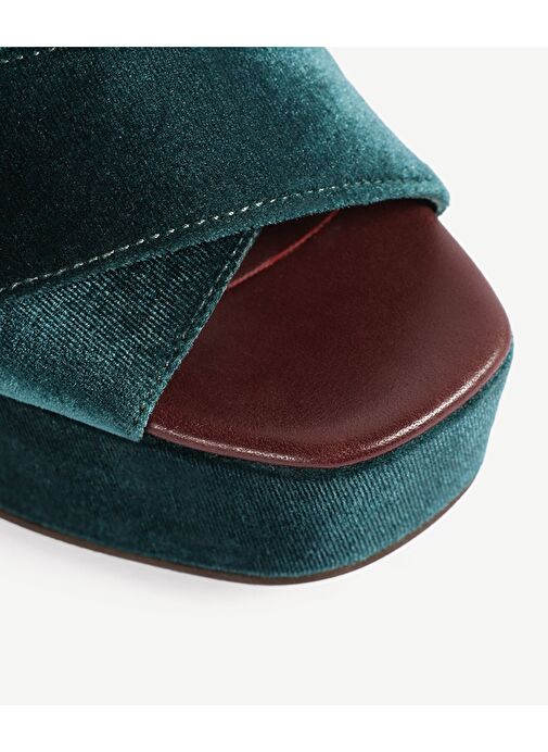 Yargıcı Yeşil Kadın Kadife Topuklu Ayakkabı 23KKAY4494X - Görsel 4