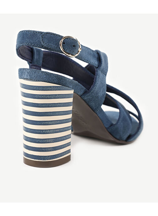 ÇAPRAZ BANTLI DERİ TOPUKLU SANDALET - Görsel 5