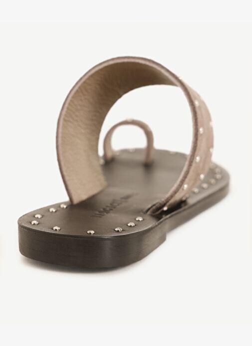 Zımba Detaylı Deri Terlik - Görsel 4