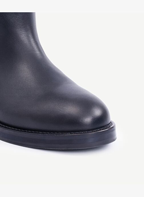 Bilekte Atkı Detaylı Deri Çizme - Görsel 3