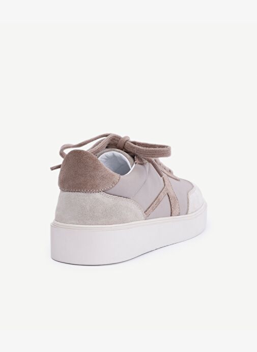 Havuz Tabanlı Spor Ayakkabı - Görsel 4