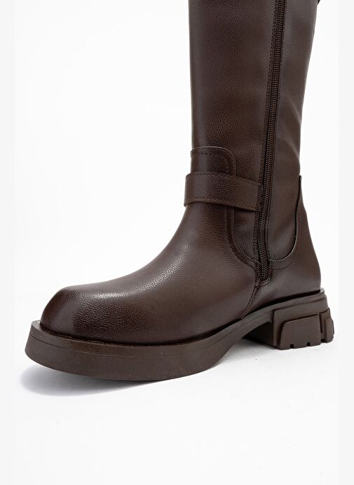 SIA Kahverengi Cilt Kemerli Streç Detaylı Kadın Düz Çizme - Görsel 5