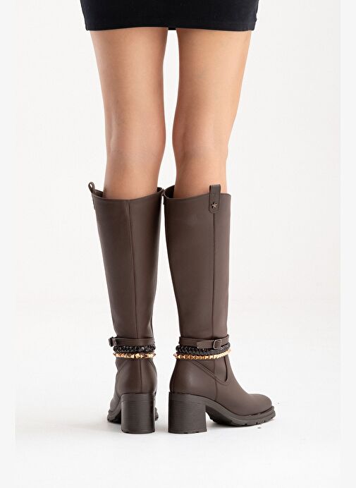 VIORRA Kahverengi Cilt Kayışlı Kadın Kalın Topuklu Çizme - Görsel 5