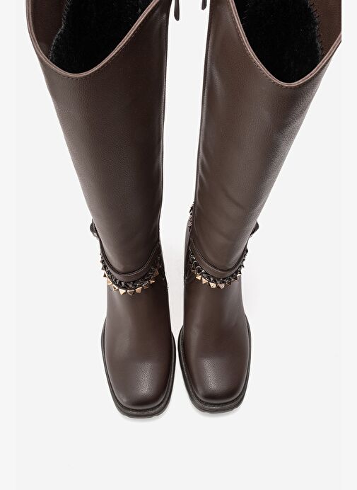 VIORRA Kahverengi Cilt Kayışlı Kadın Kalın Topuklu Çizme - Görsel 6