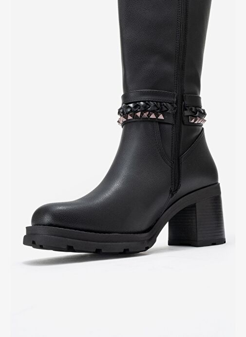 VIORRA Siyah Cilt Kayışlı Kadın Kalın Topuklu Çizme - Görsel 5