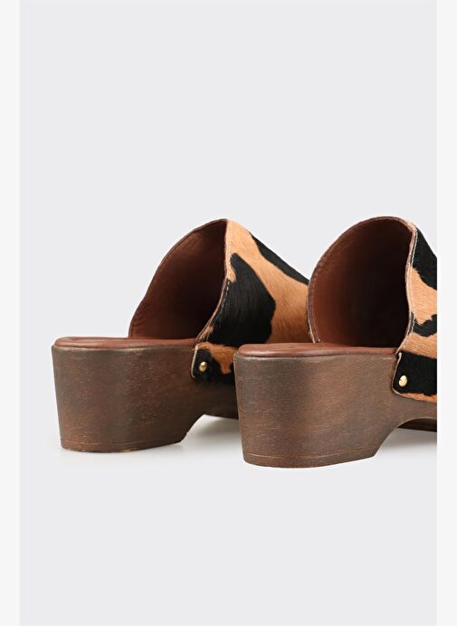 Elle Elle Taba Bej Taba Hayvan Desenli Deri Kadın Terlik Boyner'de! Taba Bej - 5. görsel