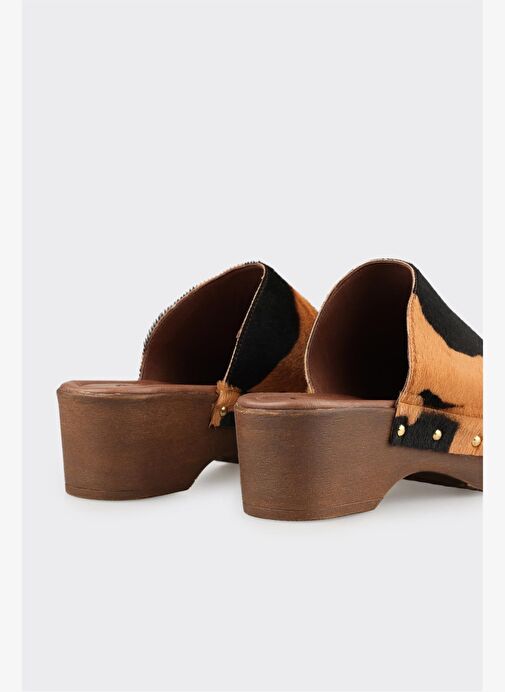 Bej Hayvan Desenli Deri Kadın Terlik - Görsel 5