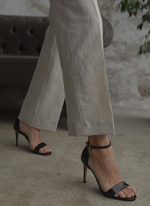 Yolette Siyah Rugan Hakiki Deri Topuklu Ayakkabı - Görsel 4