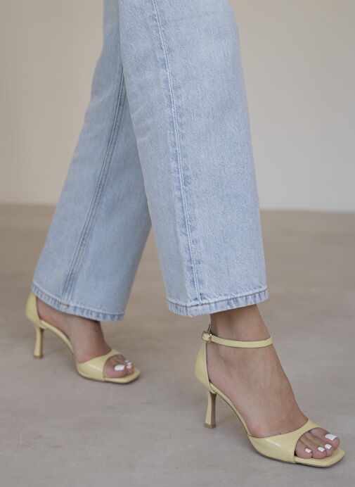 Dalot Sarı Rugan Hakiki Deri Topuklu Ayakkabı - Görsel 3