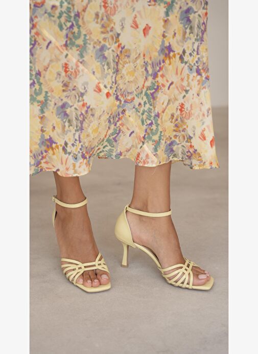 Donk Sarı Rugan Hakiki Deri Topuklu Ayakkabı - Görsel 5