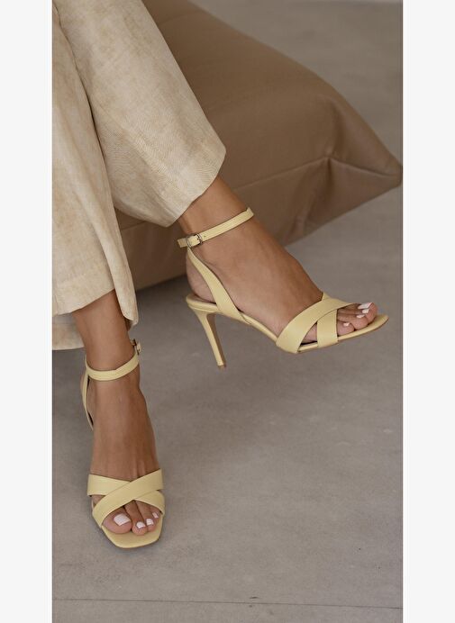 Napa Sarı Hakiki Deri Topuklu Ayakkabı - Görsel 3