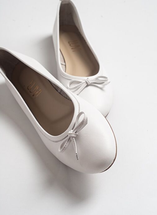 01 Beyaz Cilt Hakiki Deri Kadın Babet Ayakkabı - Görsel 3