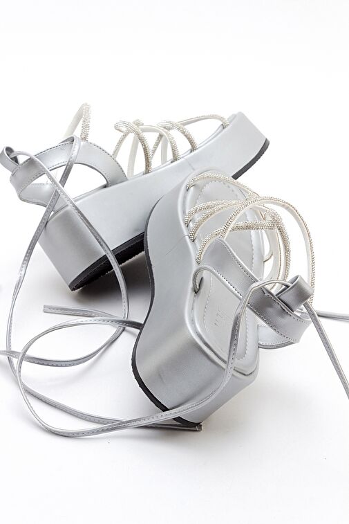 TİTAN Gri Taşlı Kadın Bilekten Bağlamalı Kalın Taban Sandalet - Görsel 4